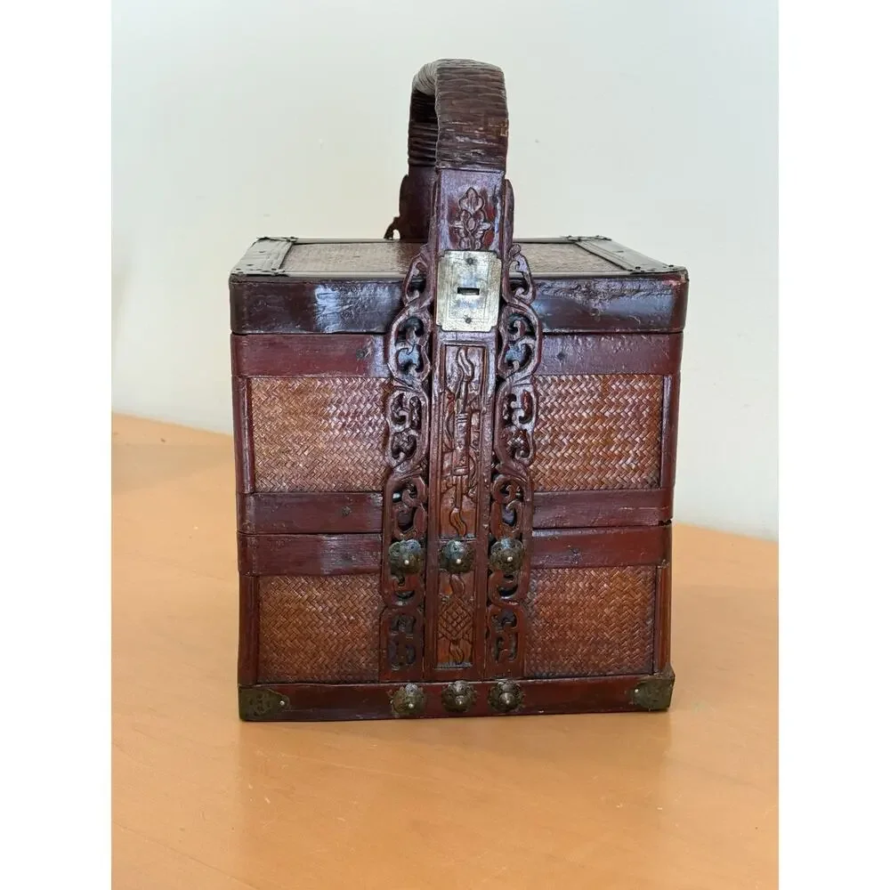 N/A beautiful antique